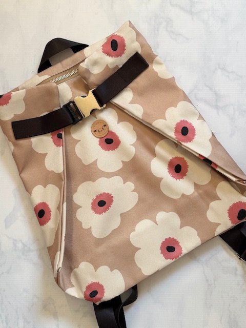 Mochila Porta-proyecto - Flores beige y crudo