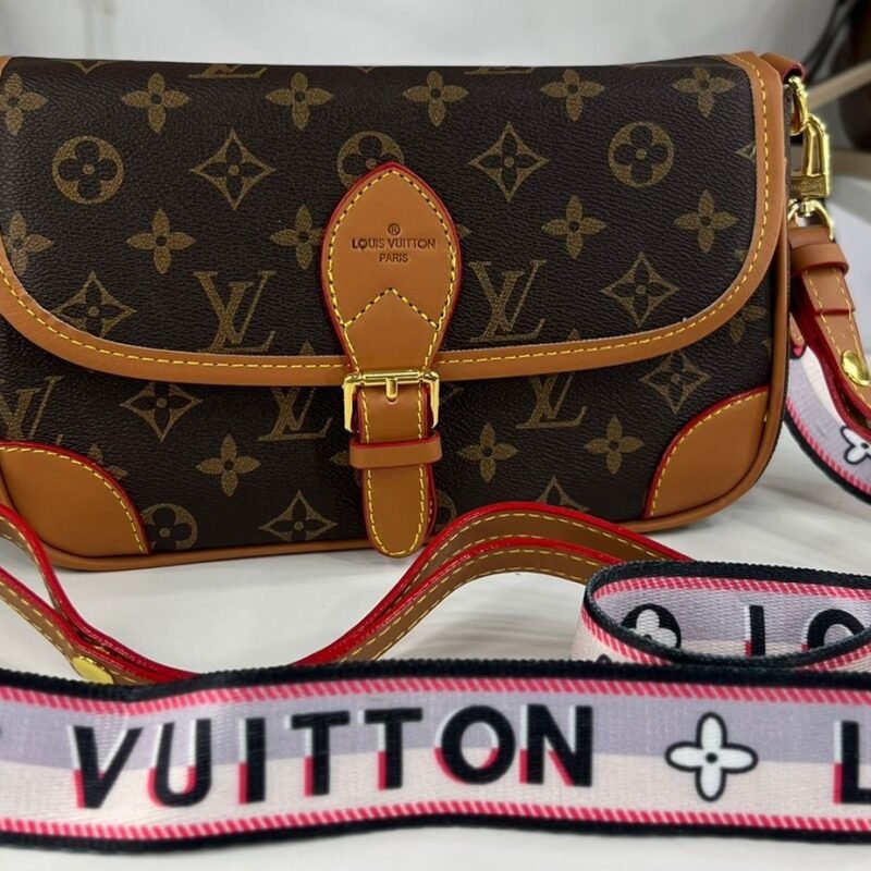 Bandolera LV con ribetes color suela