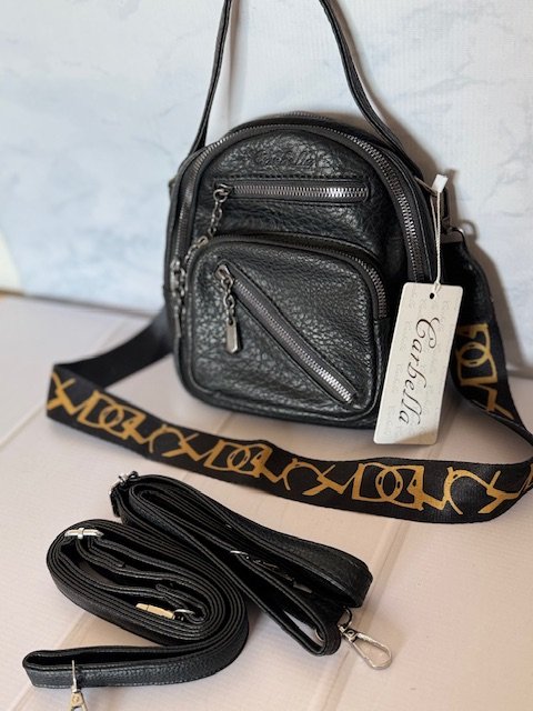 Bando/Mochila negra chica - marca Carbella