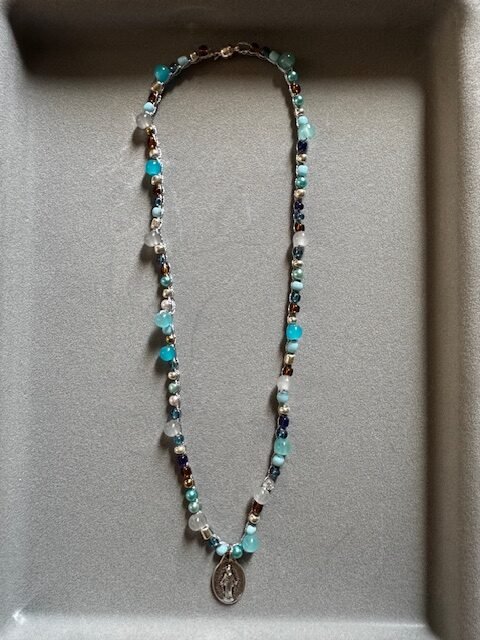 Kit Collar Medalla Milagrosa + guía de regalo