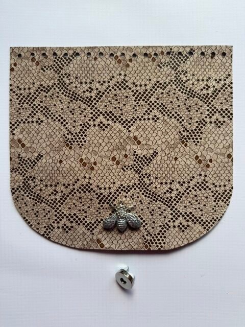 Tapa de cuero (18 x 20 cm)